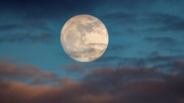 La Súper Luna Llena Azul en Piscis vendrá a movernos nuestras energías.-