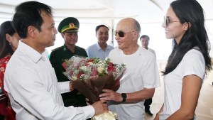 Tráfico de información: Cuál era el rol de la exnovia de Joe Lewis, dueño de Lago Escondido