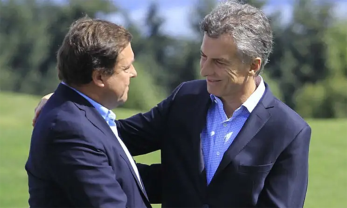 Alberto Weretilneck y Mauricio Macri años atrás cuando uno era gobernador y otro, presidente de la Nación. Archivo