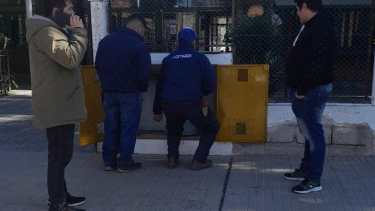 La fuga de gas denunciada por la comunidad educativo derivó en una nueva inspección de Camuzzi. Foto: Gentileza Educación. 