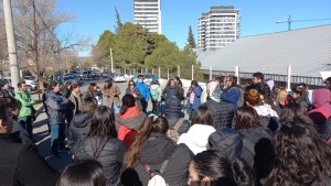 Corte en Neuquén: docentes del IFD 6 denuncian que estudiantes se intoxicaron por una fuga de gas
