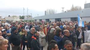 Cientos de vecinos marcharon en contra de la inseguridad en las calles de Regina
