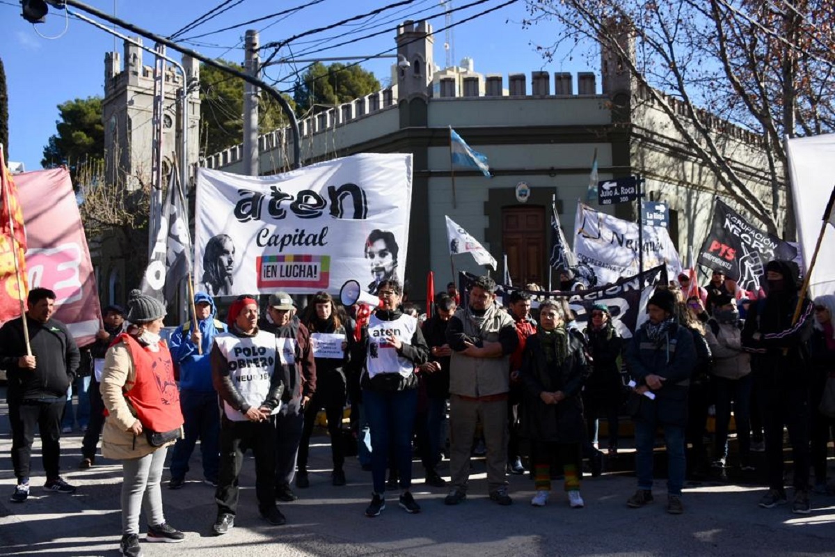 En Neuquén marcharon por la muerte de Fernando Molares. Foto: Matías Subat