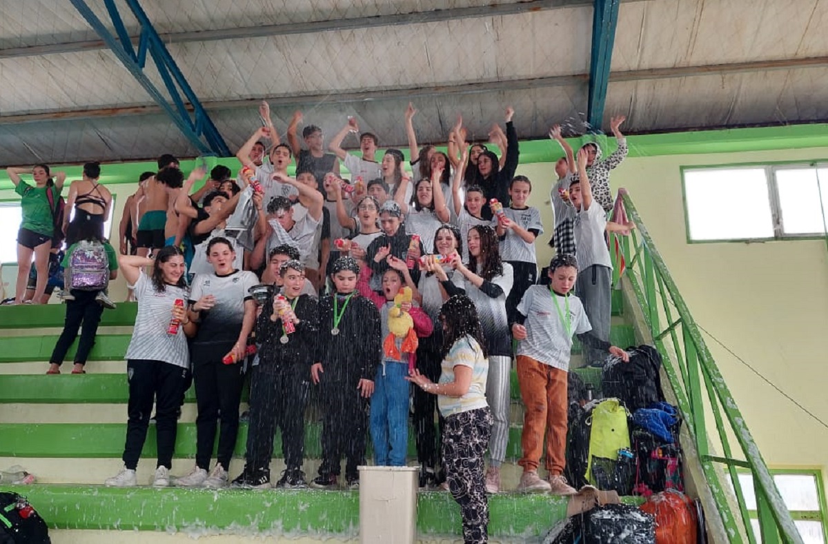 Cipolletti se quedó con el provincial de natación que se realizó en ...