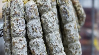 Pasión por la charcutería patagónica: así elaboran originales embutidos Mazzuchelli y Mosqueira
