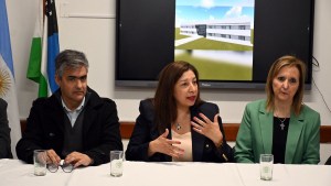 Arabela Carreras visitó el Curza por la Residencia Universitaria que se construirá en Viedma