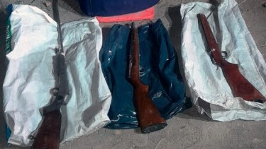 La Policía encontró tres rifles en la zona rural de Conesa. 