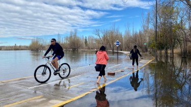 También aumenta el caudal del río Limay. Foto: Mati Subat