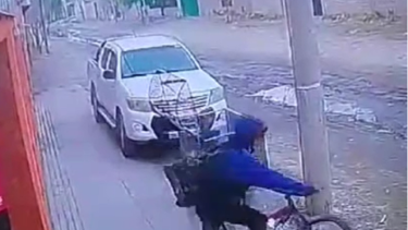 Perdió todo y encima le robaron la bici para ir a la escuela: la triste situación de un chico de Centenario