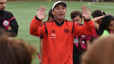 El entrañable Cachito Vigil será el segundo invitado del ciclo Vértices.