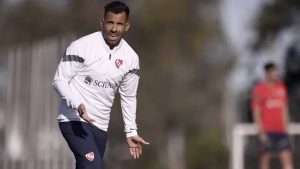 Carlos Tevez debuta en Independiente ante Vélez en un partido clave: formaciones, hora y TV