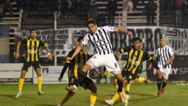 El Albinegro ya le ganó a Olimpo. Fue en La Visera. Además en el otro encuentro Bahía Blanca rescató un empate. Foto: Matias Subat