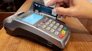 Nueva estafa en Neuquén: cómo funciona el pago con la terminal «offline»