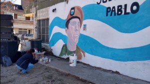 Un mural recuerda al soldado Pablo Córdoba frente al cuartel de Zapala