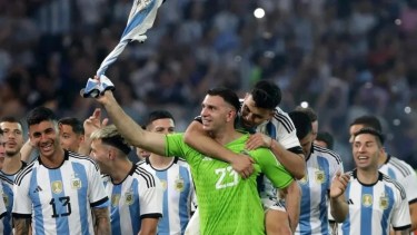 El zapalino será compañero de Dibu Martínez en el Aston Villa.