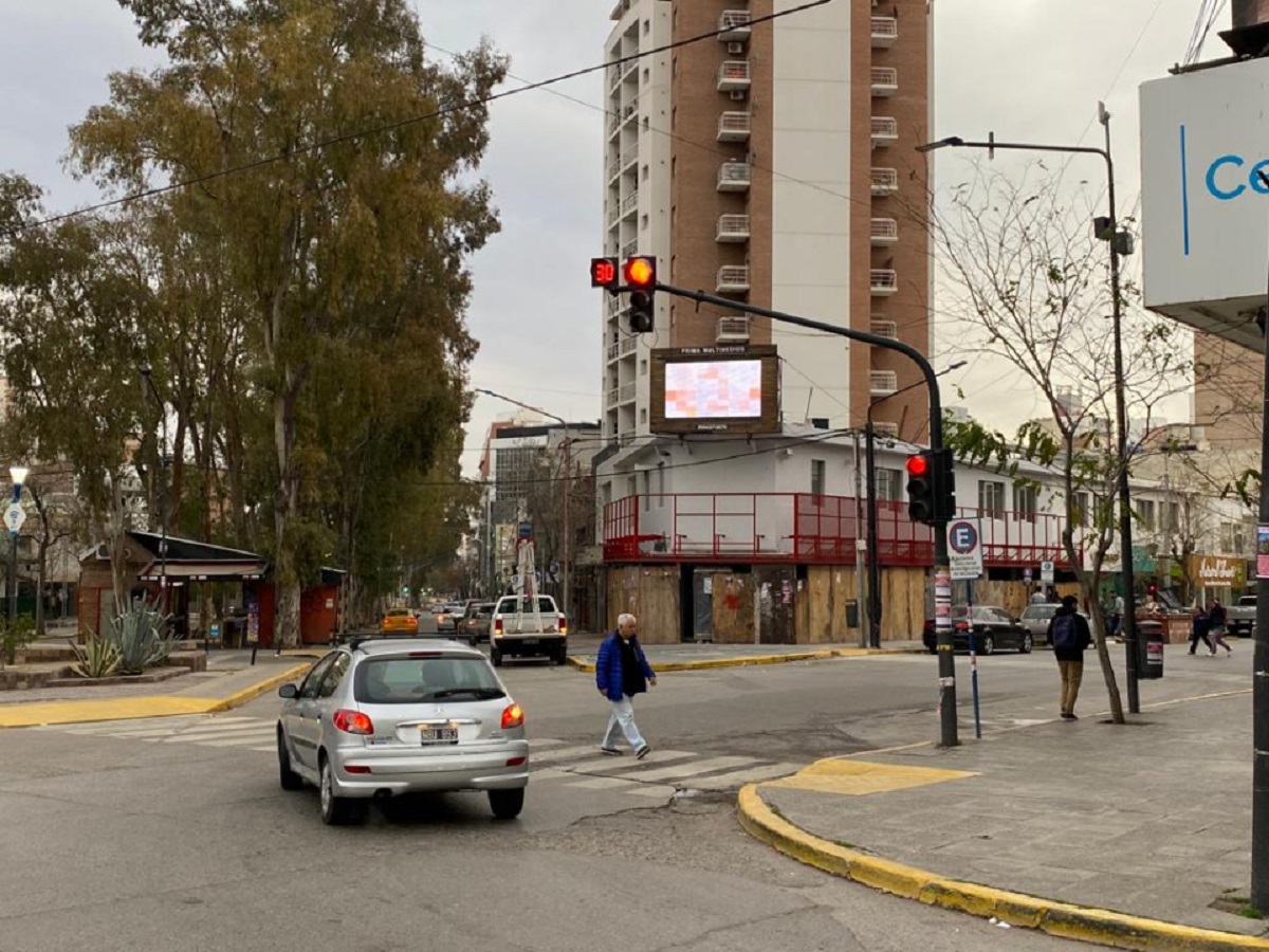Importante casa de comida rápida abrirá un local en una esquina emblemática de Neuquén