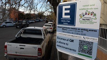 El valor de la hora de estacionamiento se fijó en 80 pesos. Foto: Marcelo Ochoa.