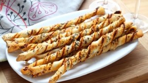 Grisines de hojaldre provenzal para tentarse