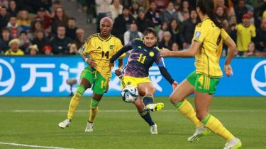 Catalina Usme abrió la cuenta de zurda para Colombia en octavos del Mundial. AP