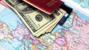 Dólar turista: cómo ahorrar en los gastos con tarjetas de viajes al exterior
