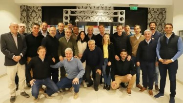 José Luis Zara, intendente de Patagones, entre los solicitantes. Foto: gentileza. 