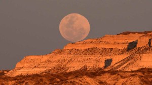 Temporada de eclipses con la Luna llena en Aries: cómo afectará a cada signo