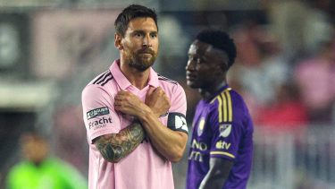 Lionel Messi y un festejo  con su gol en el Inter Miami como Pantera Negra. Foto: (Mandatory Credit: Nathan Ray Seebeck-USA TODAY Sports)