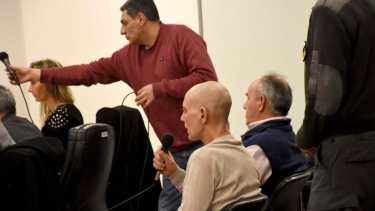 Sosa, presunto autor del disparo, de pie junto a Castro y Falconi (Archivo/Matías Subat)