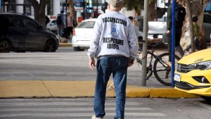 Quieren usar fotomultas en sillas de ruedas para los conductores que obstruyen las rampas en Neuquén