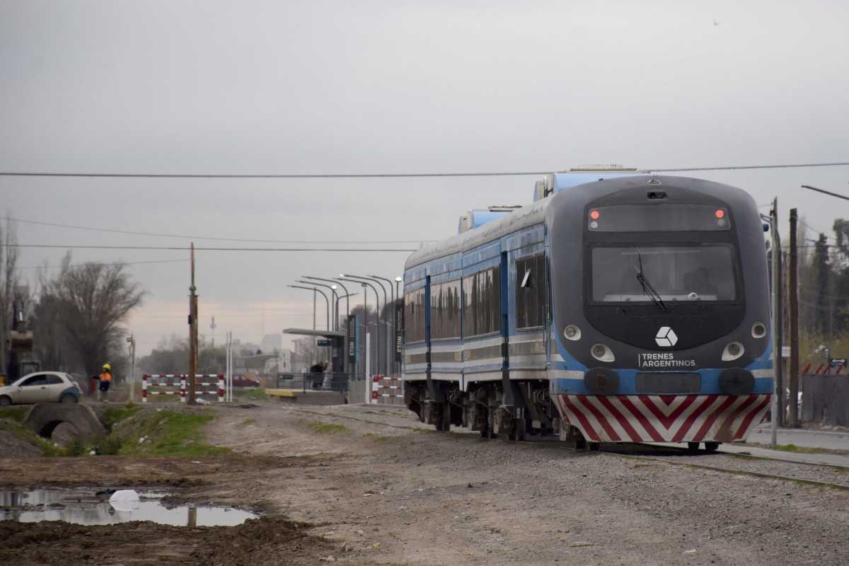 El Tren del Valle circula actualmente sólo entre Neuquén y Senillosa. Desde Río Negro buscan que regrese a Cipolletti y se extienda el servicio hacia el este y el norte de la región.