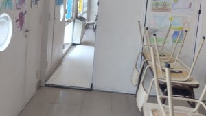 Se cayó un panel cerca de alumnos y suspendieron las clases en una escuela del Chañar