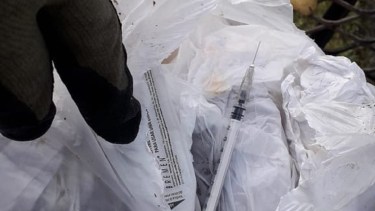 Se pinchó con una jeringa que estaba en una bolsa de basura domiciliaria, en Aluminé 