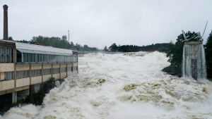 Una presa rota, una hidroeléctrica bajo el agua y deslaves por las fuertes lluvias en Noruega