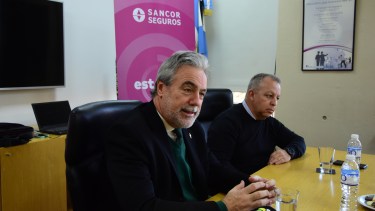 El especialista Derecho de tránsito, seguridad y educación vial, Horacio Bernaus, visitó la ciudad de Roca. Foto: Alejandro Carnevale