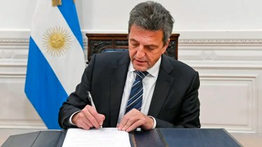 Sergio Massa se reunirá con los gremios y después se anunciaría la suba del piso de Ganancias a un millón de pesos. (Foto archivo)