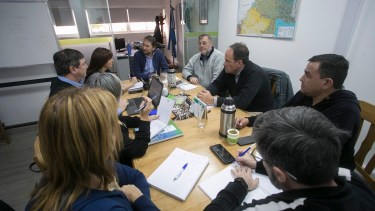 Río Negro ofreció la suma fija de $60.000 a los gremios estatales