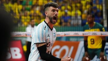 Argentina se impuso por 3 a 0 frente a Brasil y le cortó una racha de 28 títulos consecutivos. Foto: Gentileza Twitter @Voley_FeVA