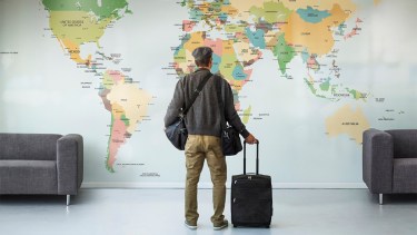 Google Flights, la plataforma que le permite a los usuarios buscar y comparar vuelos de diferentes aerolíneas y agencias de viajes en un sólo lugar. 