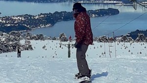 Un centro de esquí con nieve polvo, sol, volcán y precios bajos: «la playa puede esperar»