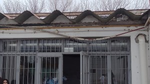 Crisis edilicia en un colegio de Cinco Saltos: «Se puede repetir lo que pasó en San Isidro»