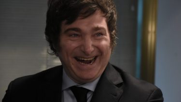 Un gobernador anunció que iba a renunciar si Milei ganaba las elecciones. 