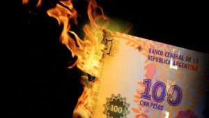 Dólar blue imparable: qué es una corrida cambiaria