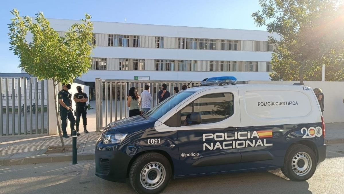 Un joven de 14 años apuñaló a tres profesores y dos compañeros en una escuela de España.