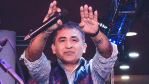 Murió Huguito Flores: el referente de la cumbia santiagueña sufrió un accidente junto a su esposa