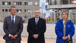 Massa inauguró una planta de saneamiento de AYSA en Dock Sud, antes de viajar a Neuquén
