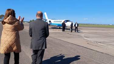 La exgobernadora Arabela Carreras instruyó la compra del avión sanitario en su gestión y hay una investigación judicial. Archivo