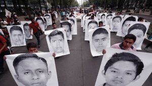 Un informe oficial establece tres hipótesis sobre la desaparición de los 43 estudiantes en México