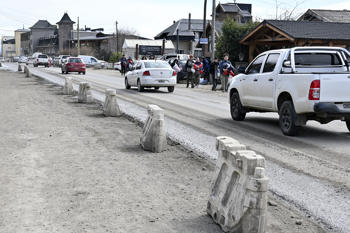 La obra causa un serio conflicto de tránsito en el tramo que va del monolito a San Martín hasta el kilómetro 1,5. Foto: Chino Leiva
