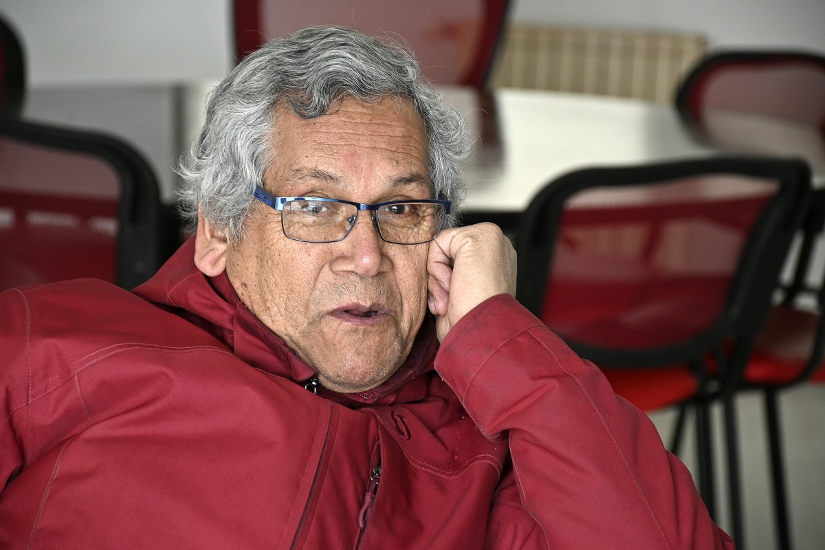 Osvaldo González tiene 76 años y nació en Temuco. Foto: Chino Leiva
