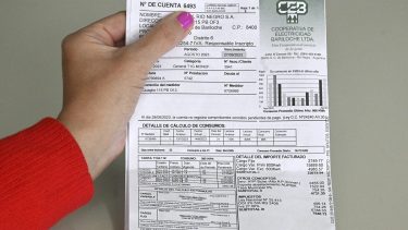 Si el EPRE convalida el aumento pedido por la CEB se traducirá en futuras facturas. Archivo